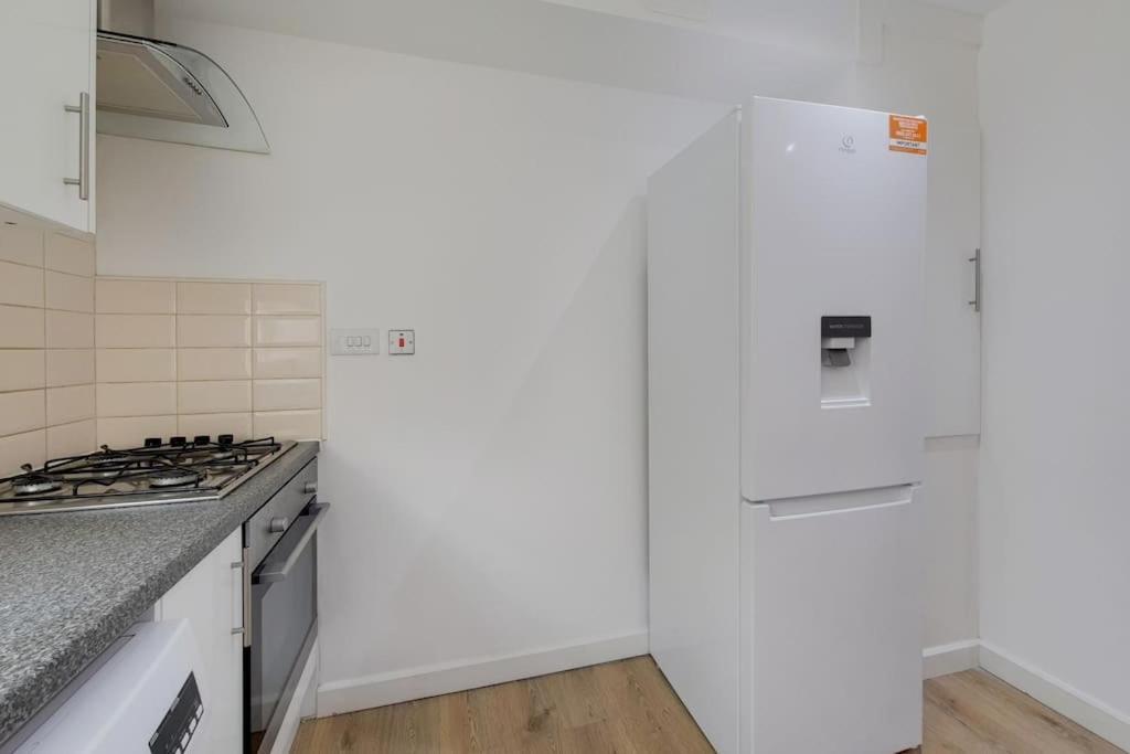 Flat 5 Mornington Crescent, 2 Bedroom, 1 Bathroom Flat ロンドン エクステリア 写真