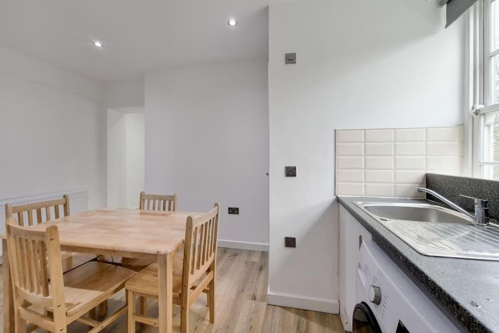 Flat 5 Mornington Crescent, 2 Bedroom, 1 Bathroom Flat ロンドン エクステリア 写真